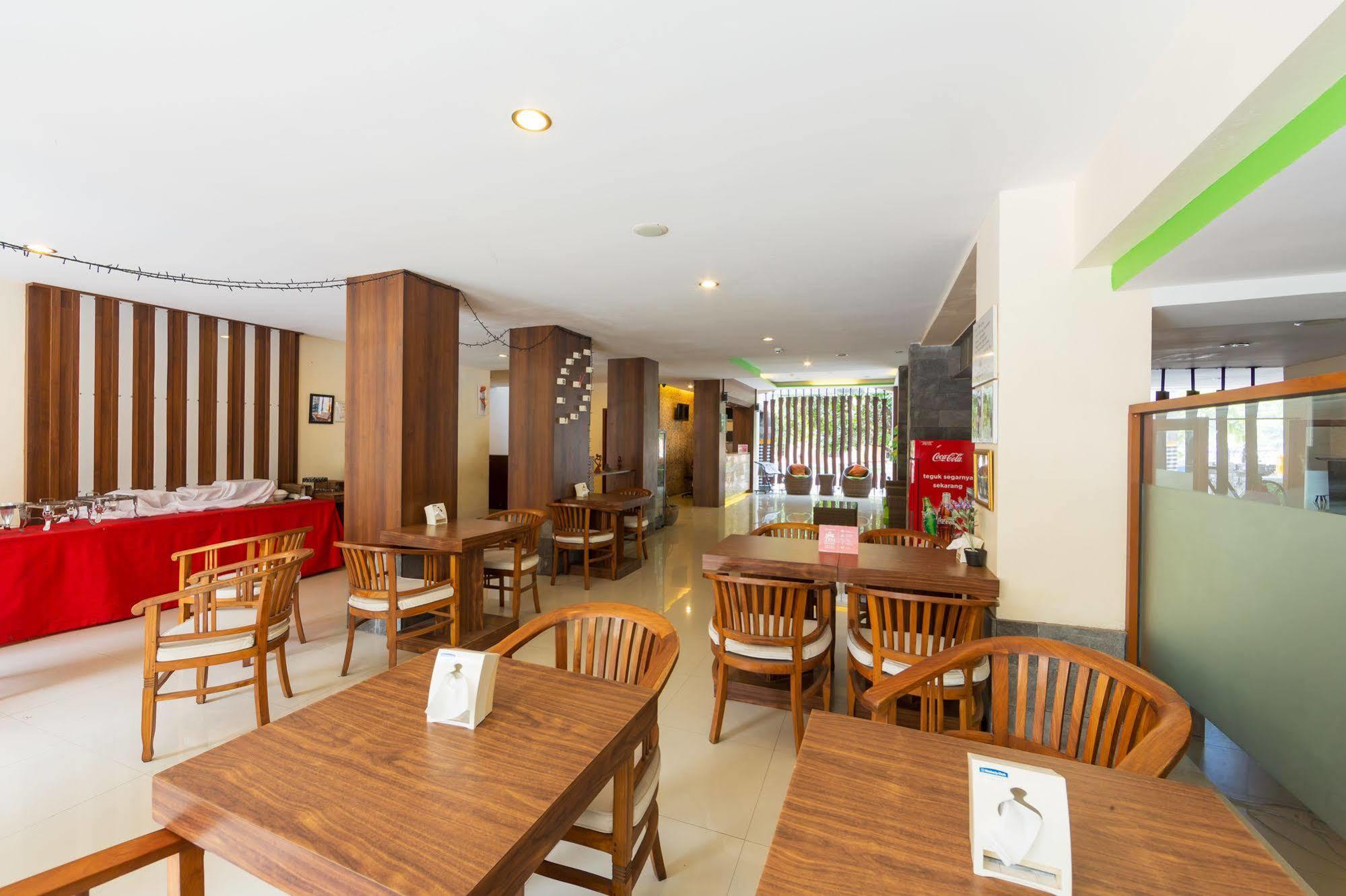 Zen Rooms Kuta Tuban Suites ภายนอก รูปภาพ