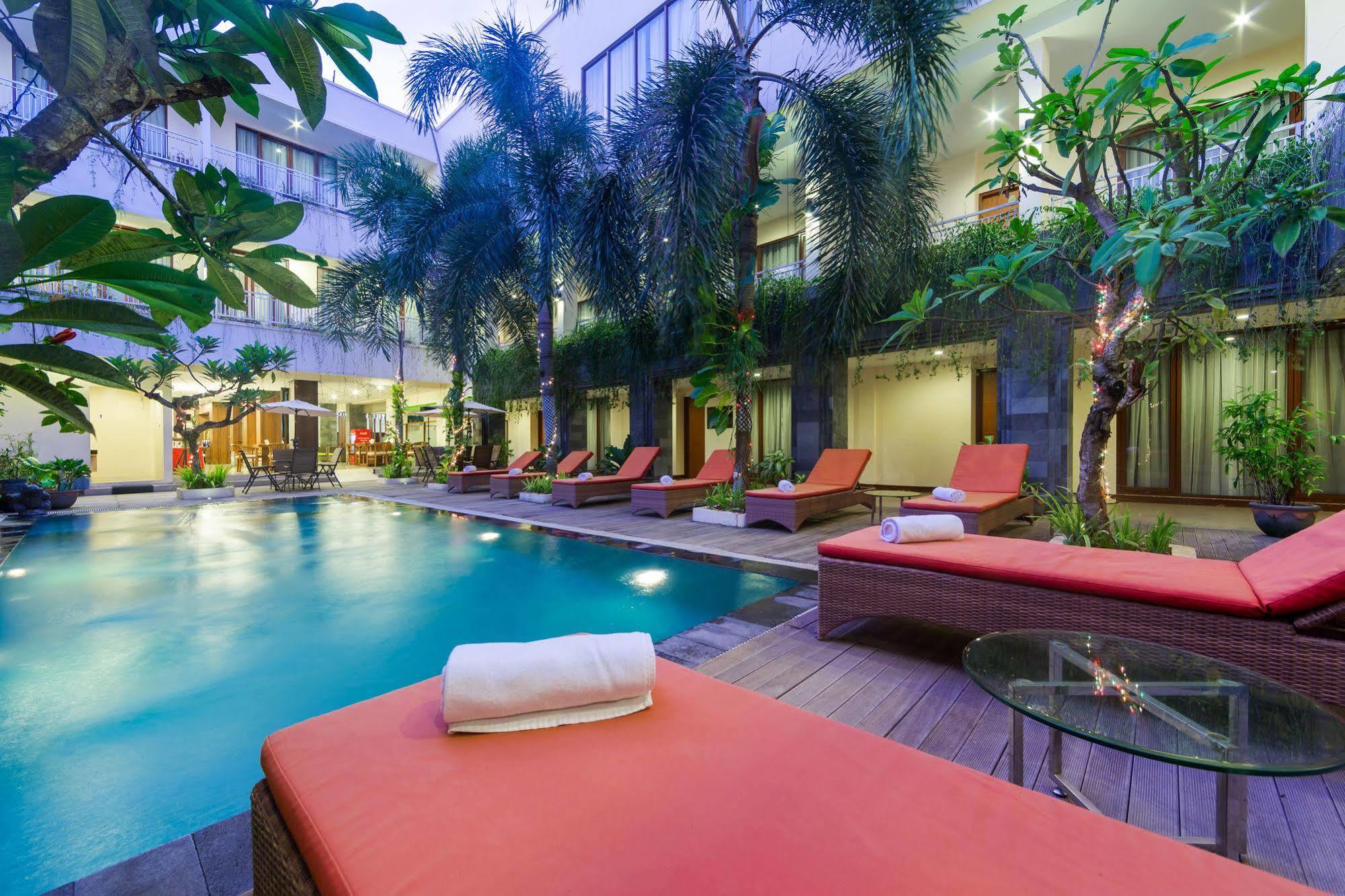Zen Rooms Kuta Tuban Suites ภายนอก รูปภาพ