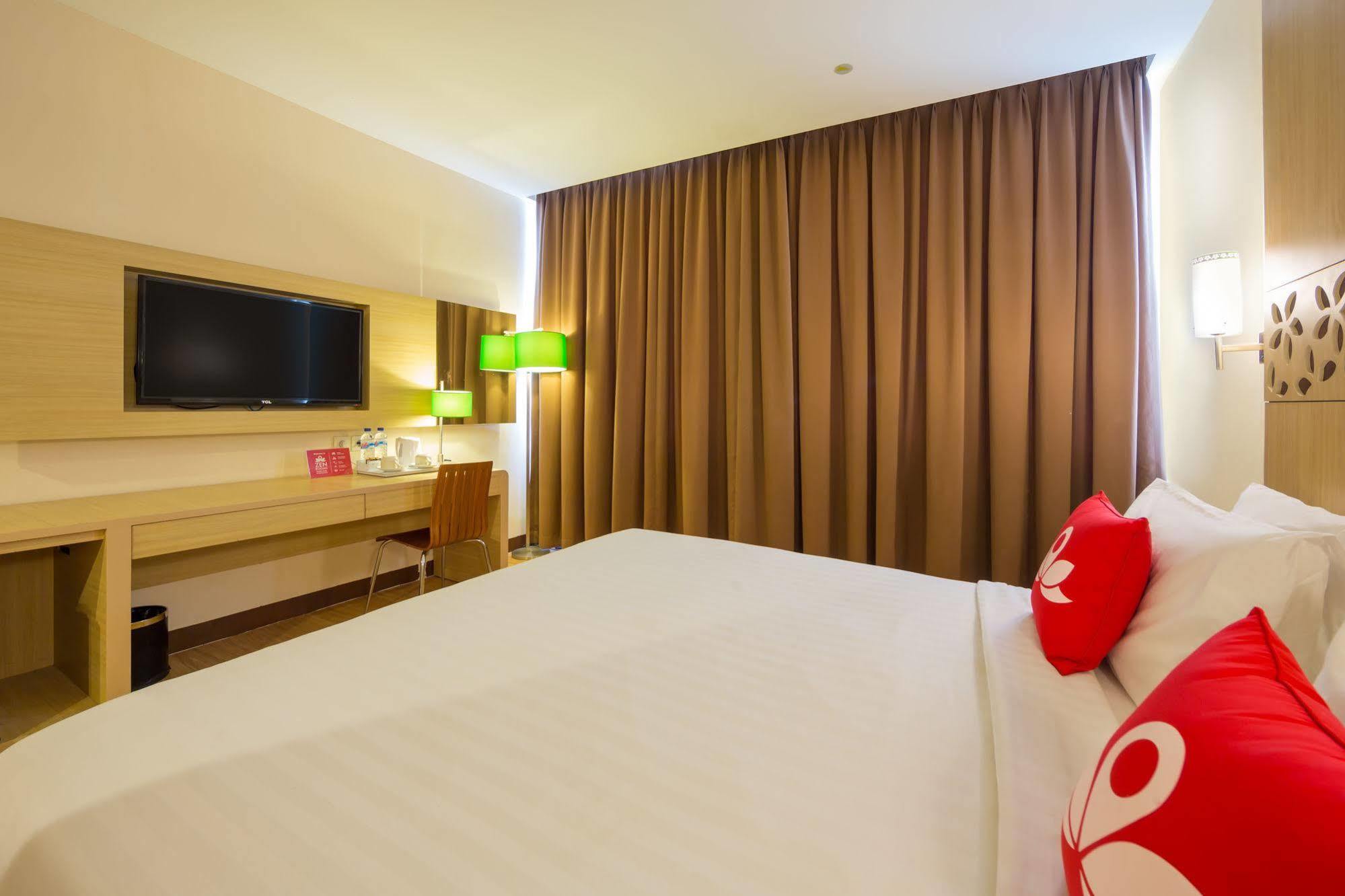 Zen Rooms Kuta Tuban Suites ภายนอก รูปภาพ